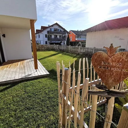 Chalethaus-chiemsee - 268 Qm Am Chiemsee - Neubau بيت للعطل